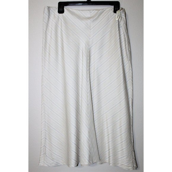 Banana Republic Dresses & Skirts - BANANA REPUBLIC 100% silk striped skirt 14